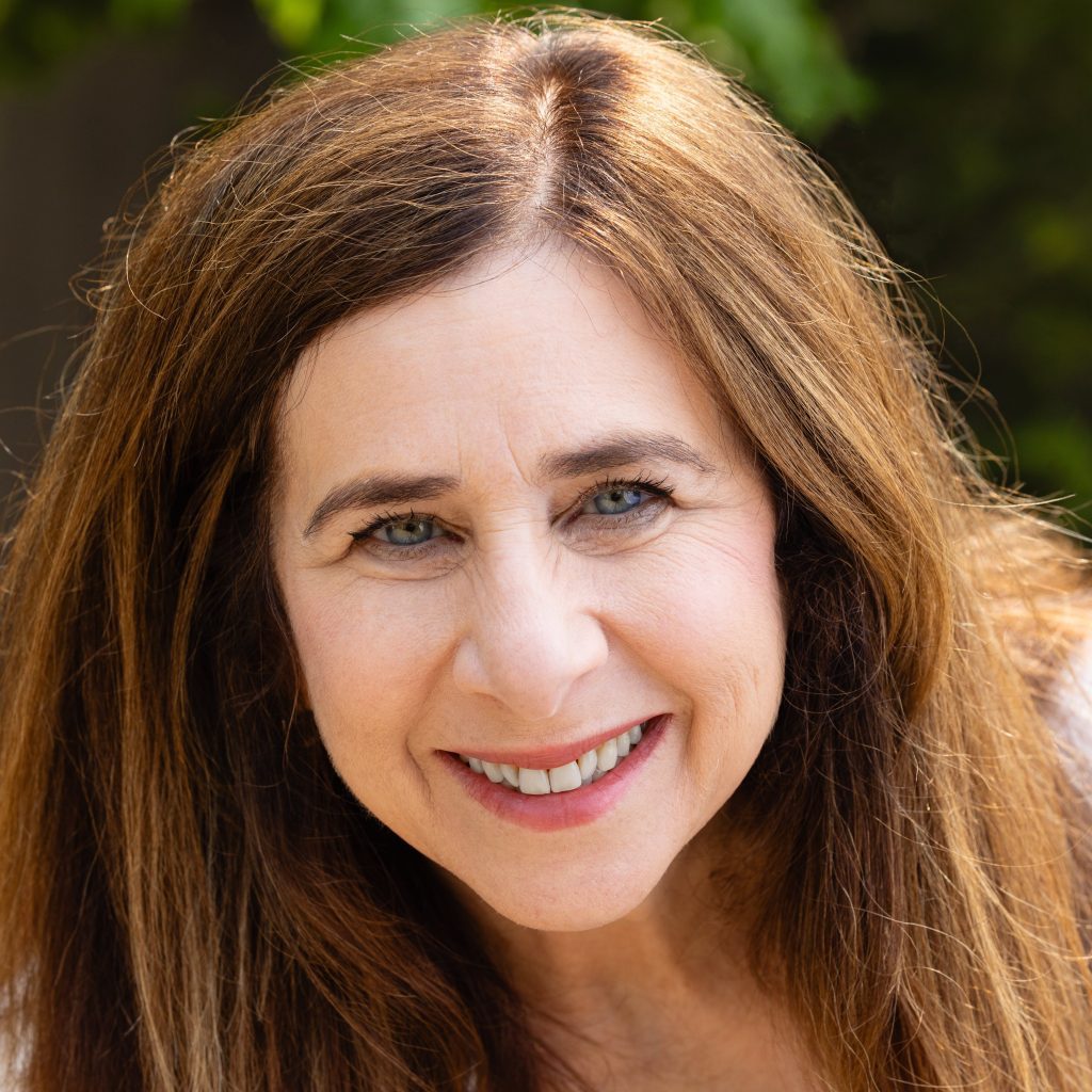sarah aronson headshot